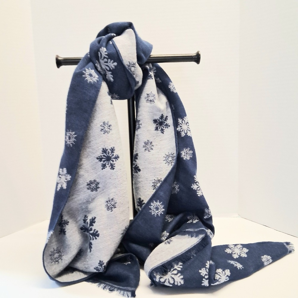 Talbots Ombre Snowflake Oblong Scarf Blue Grey White  27x72 Cotton Blend Winter